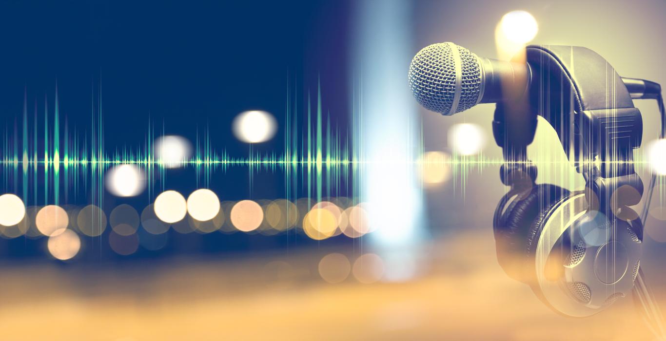 microphone and headphones